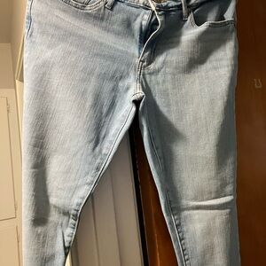 Levi’s Light Blue Women's Jeans Skinny 711 waist size 30